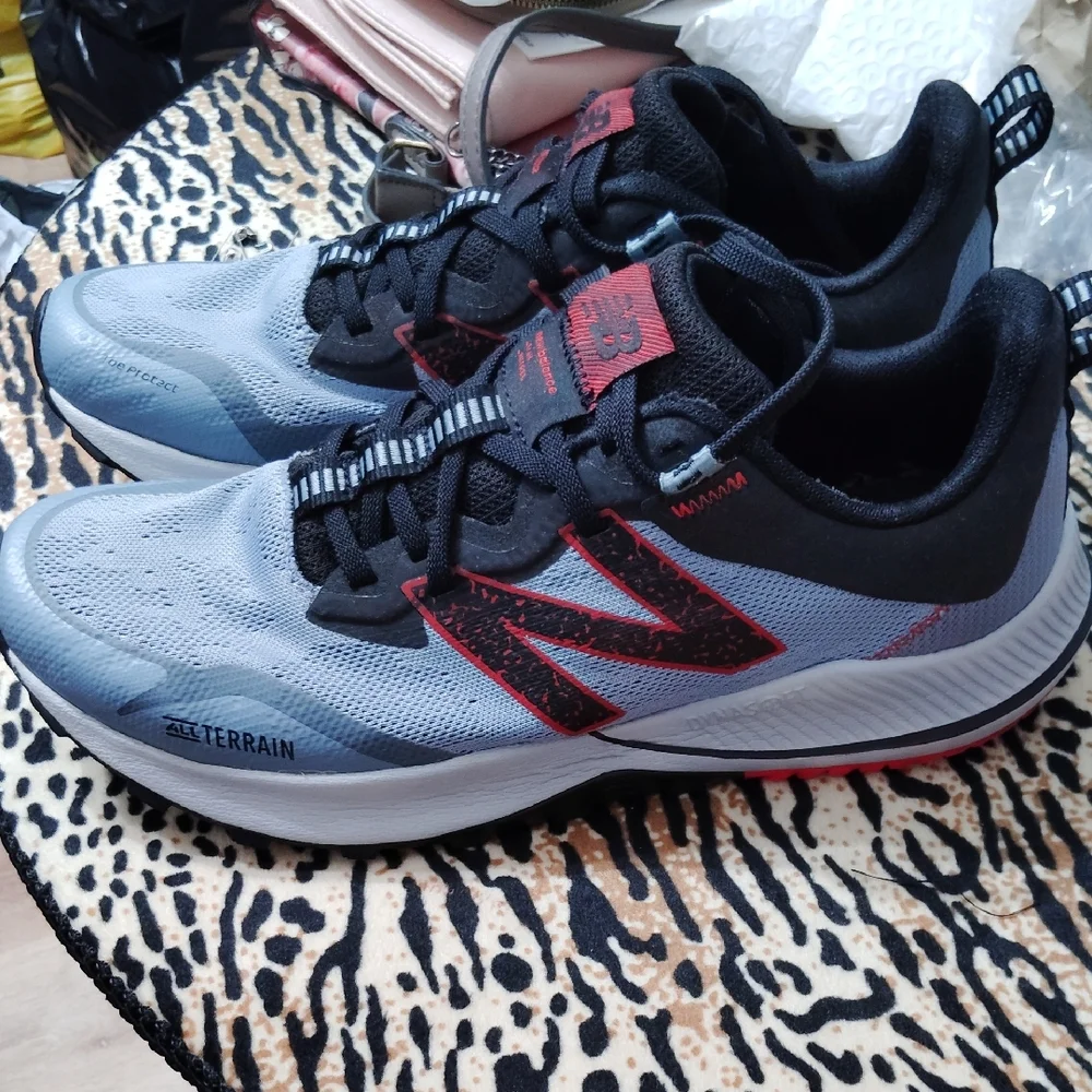 New Balance DynaSoft Nitrel v4 Men Size 10 Trail Running Shoes Hiking EUC - Picture 7 of 8